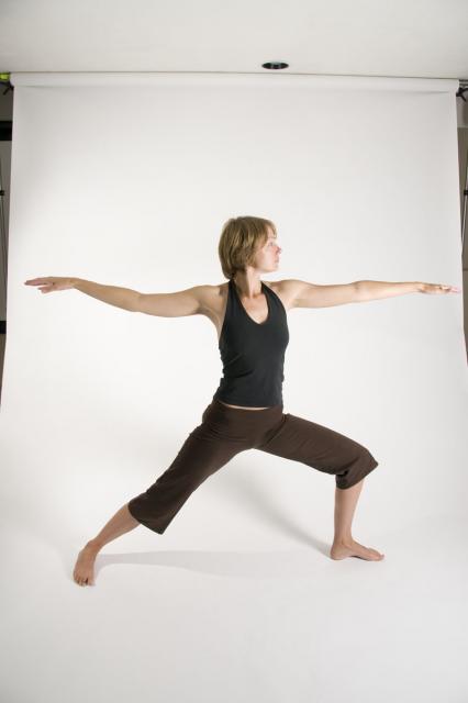 5a-Virabradasana 2